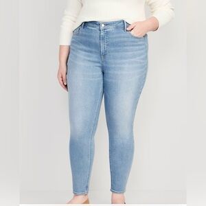 NWT Old Navy High Rise Rockstar Super Skinny jeans light wash Size 18 long
